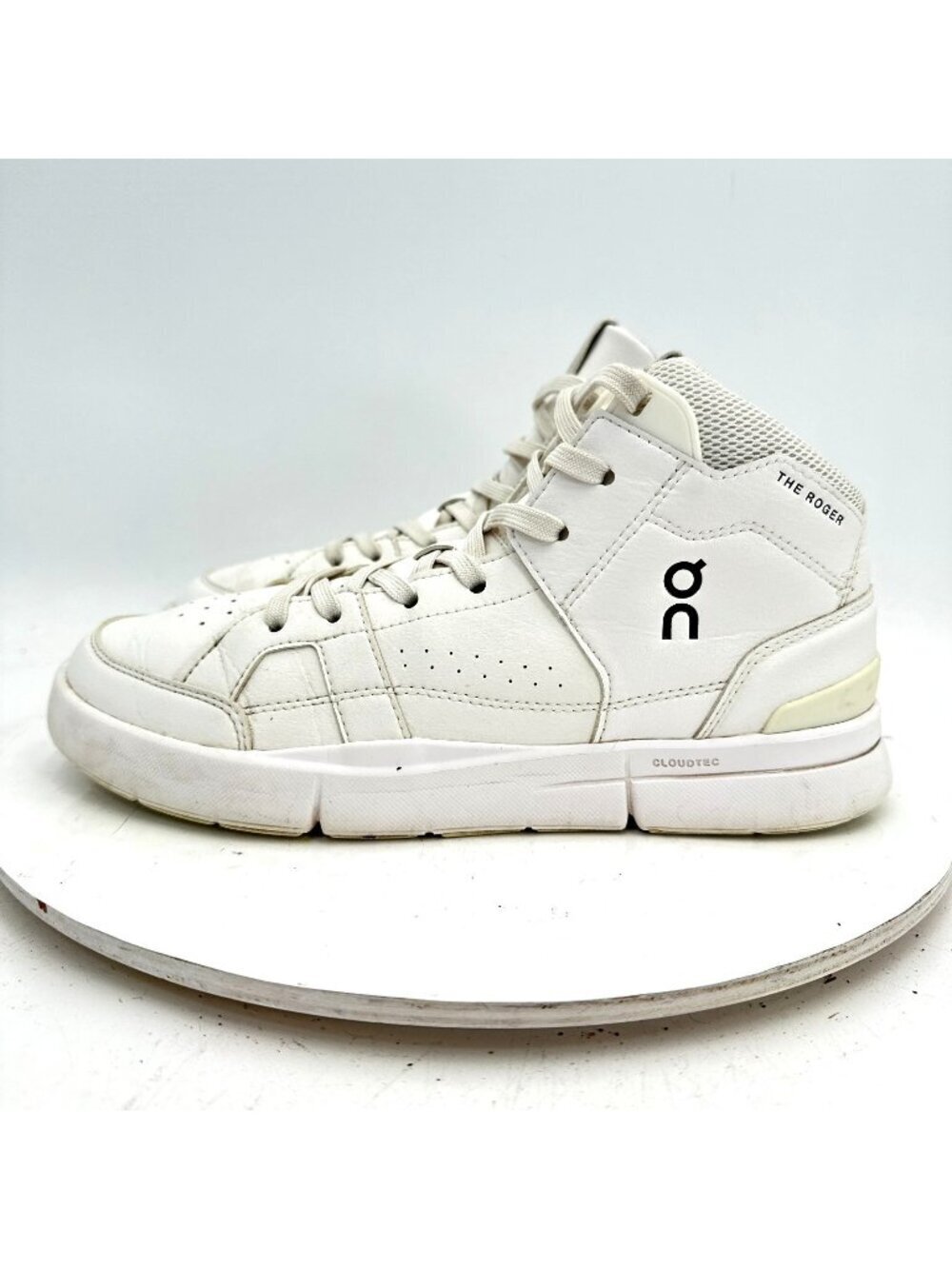 On The Roger Clubhouse Women Size 7.5 Mid Top White Comfort Shoes Sneakers